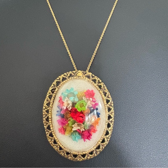 Brooch or Pendant*Vintage Floral Gold-Tone Filigree 1960s - 1970s - Picture 4 of 7